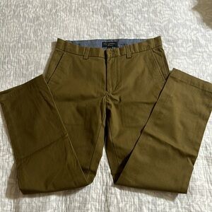 Banana Republic Chinos Men’s size 30x30 GREAT condition